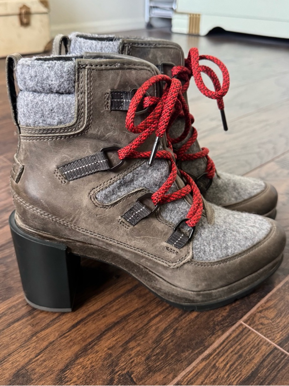 Sorel Size 8 Blake Lace Up Bootie Quarry Gray